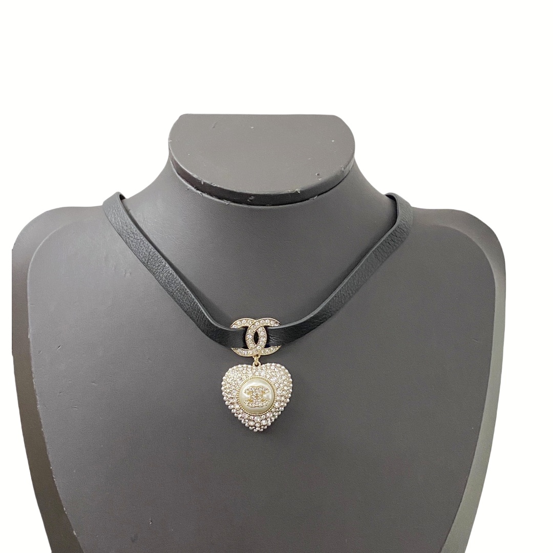 CCN101 2022 Black leather heart Choker necklace - ccfashionjewelry