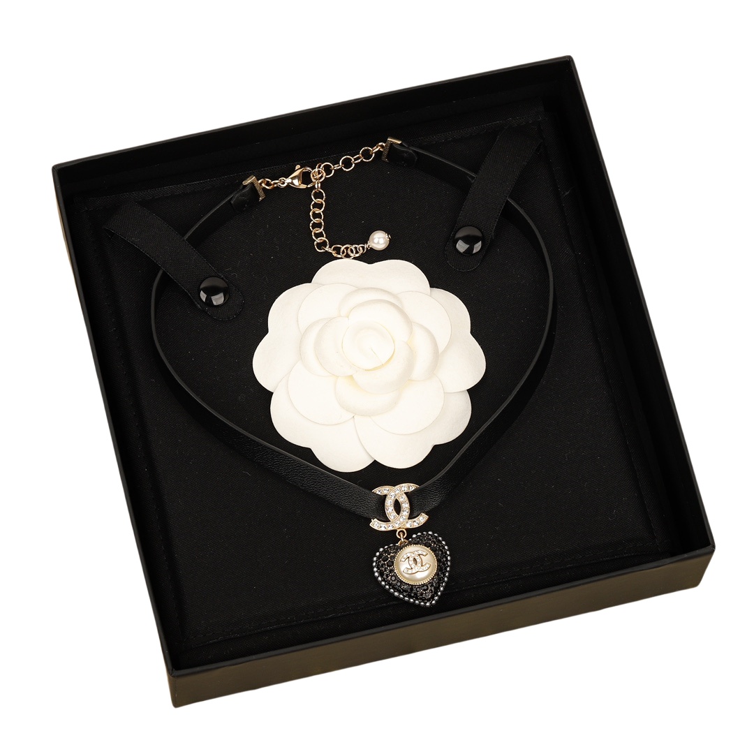 CCN101 2022 Black leather heart Choker necklace - ccfashionjewelry
