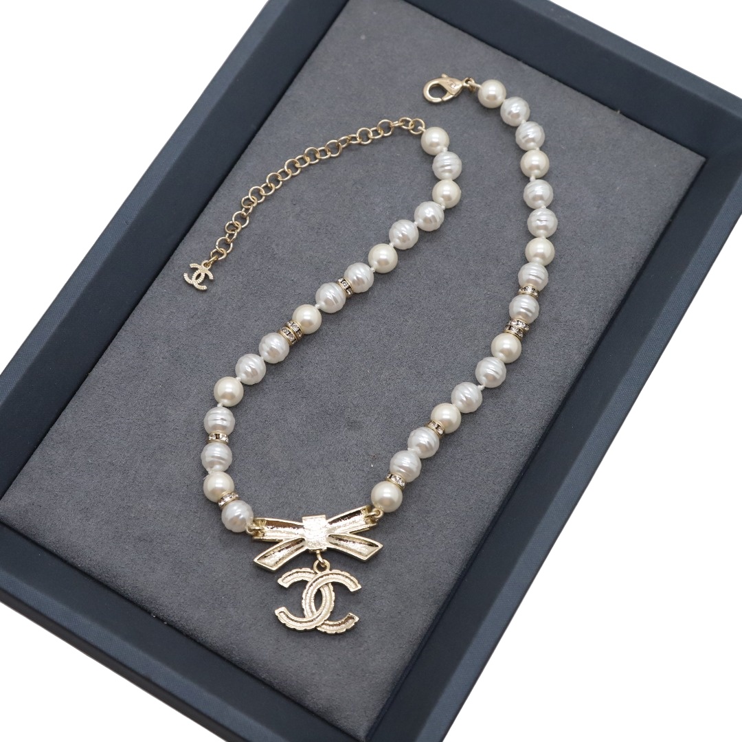 CCN024 Crystal bow and CC logo pearl choker Necklace - ccjewelryacc