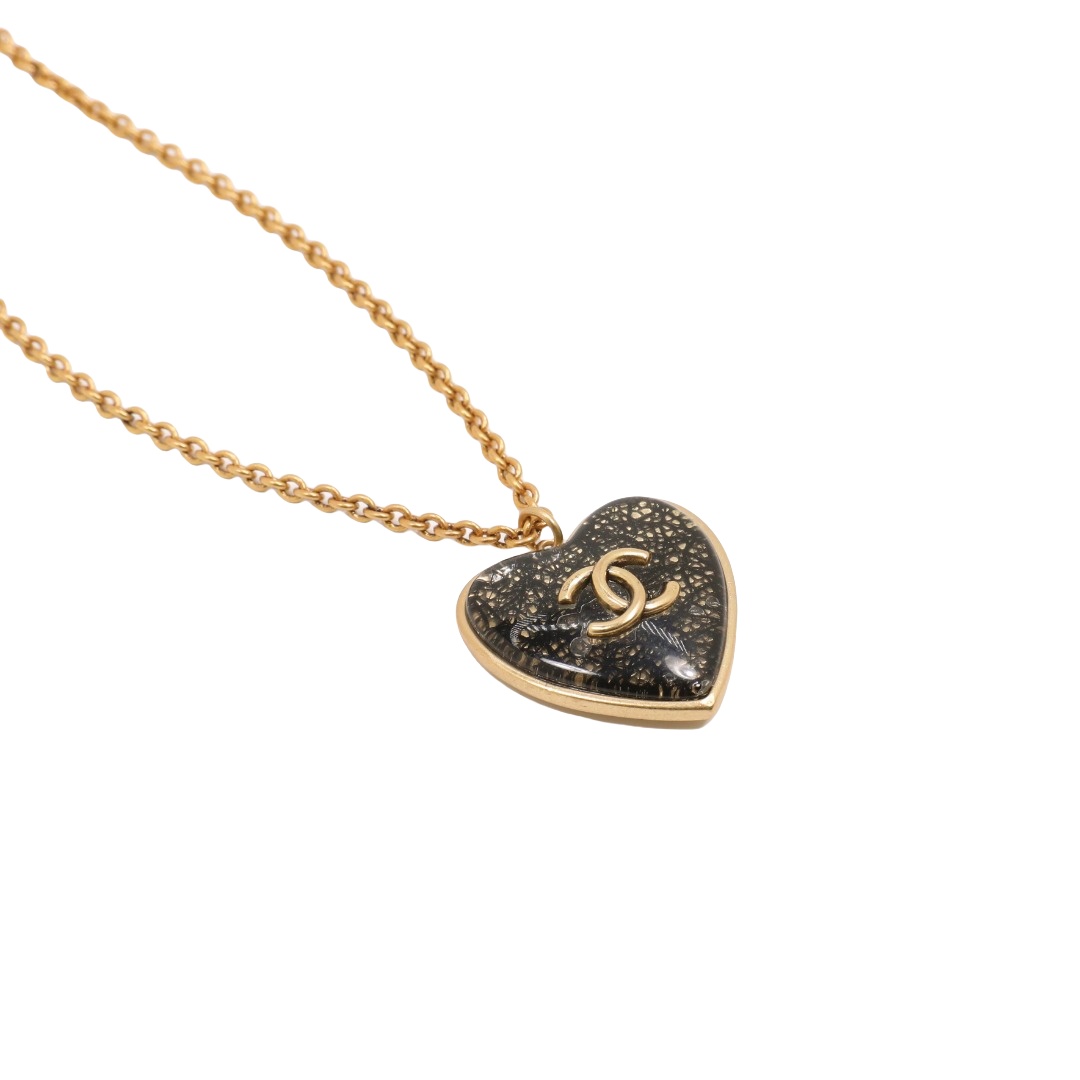 CCN049 Vintage heart with CC logo pendant Necklace - ccfashionjewelry