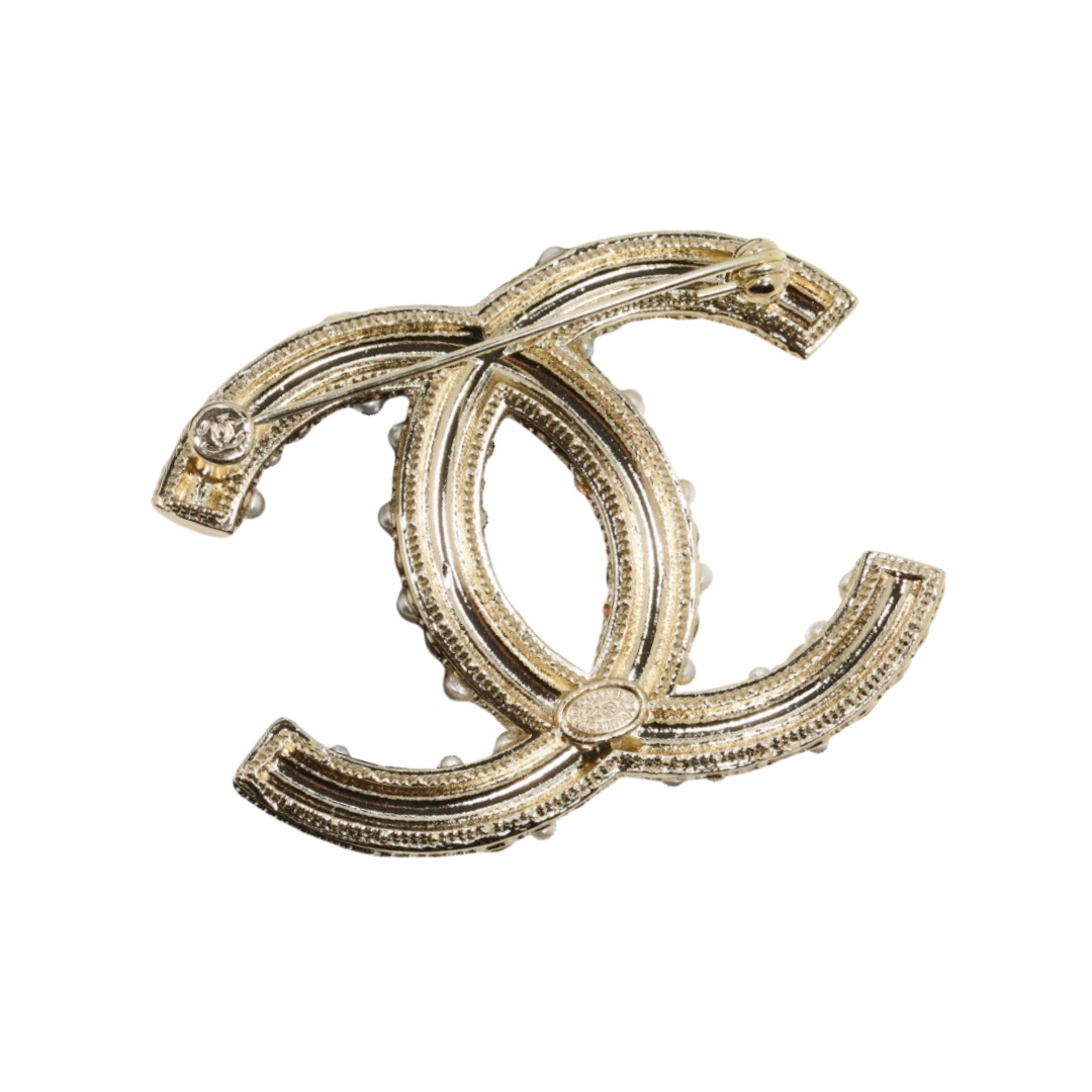 BCB167 Crystal and pearls cc logo brooch pin - ccjewelryacc