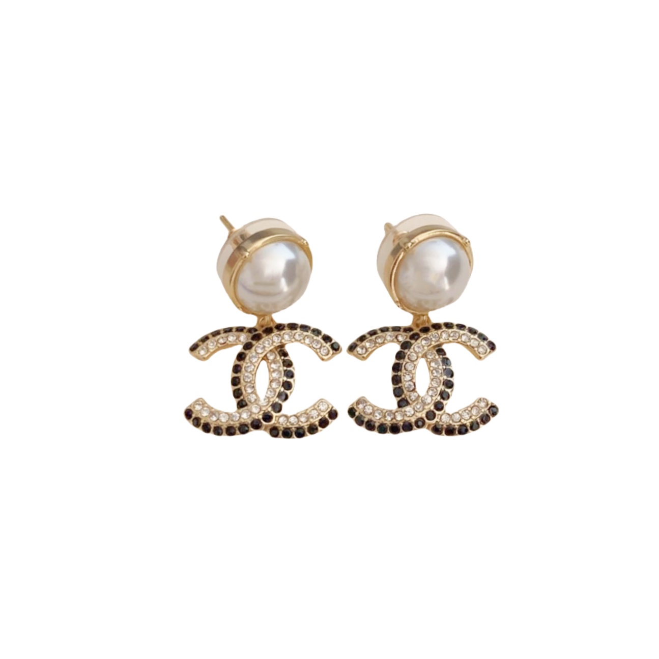 CCE484A White and black cc logo stud earring - ccjewelryacc