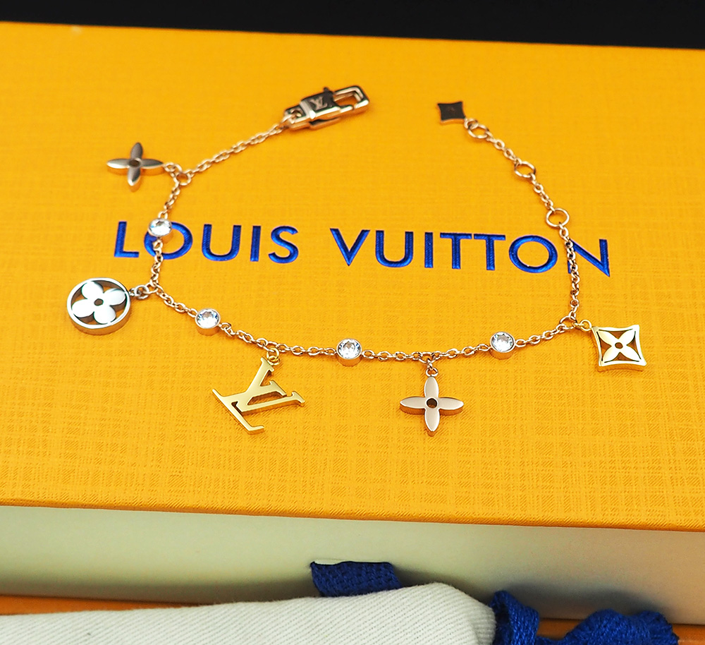 LVS056 Gold Q95689 LV IDYLLE BLOSSOM CHARMS Bracelet - ccjewelryacc