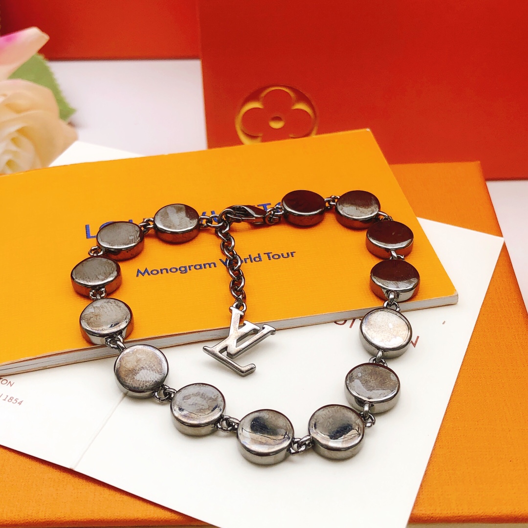 LVS077 Louis Monogram Party Bracelet - ccjewelryacc