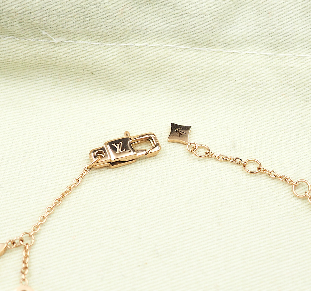 LVS056 Gold Q95689 LV IDYLLE BLOSSOM CHARMS Bracelet - ccjewelryacc