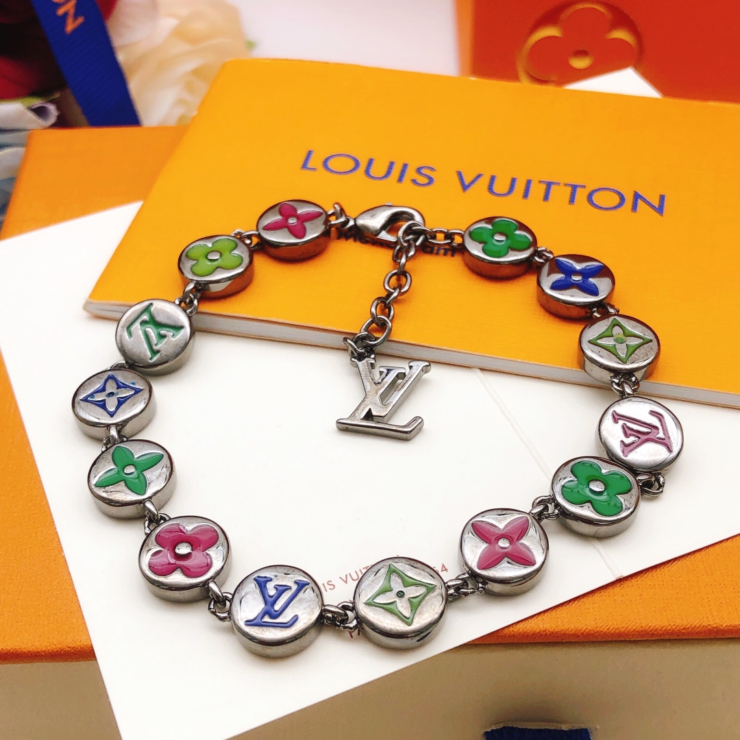 LVS077 Louis Monogram Party Bracelet - ccjewelryacc