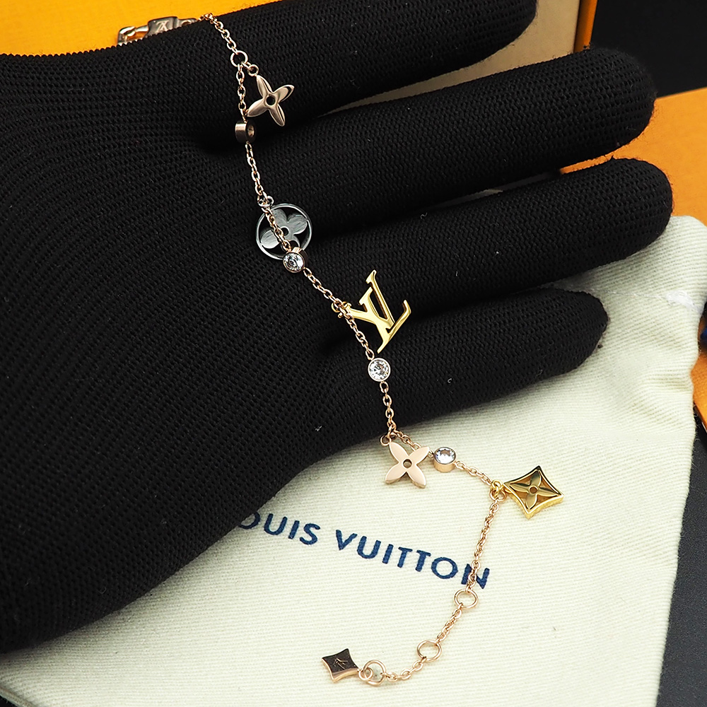 LVS056 Gold Q95689 LV IDYLLE BLOSSOM CHARMS Bracelet - ccjewelryacc