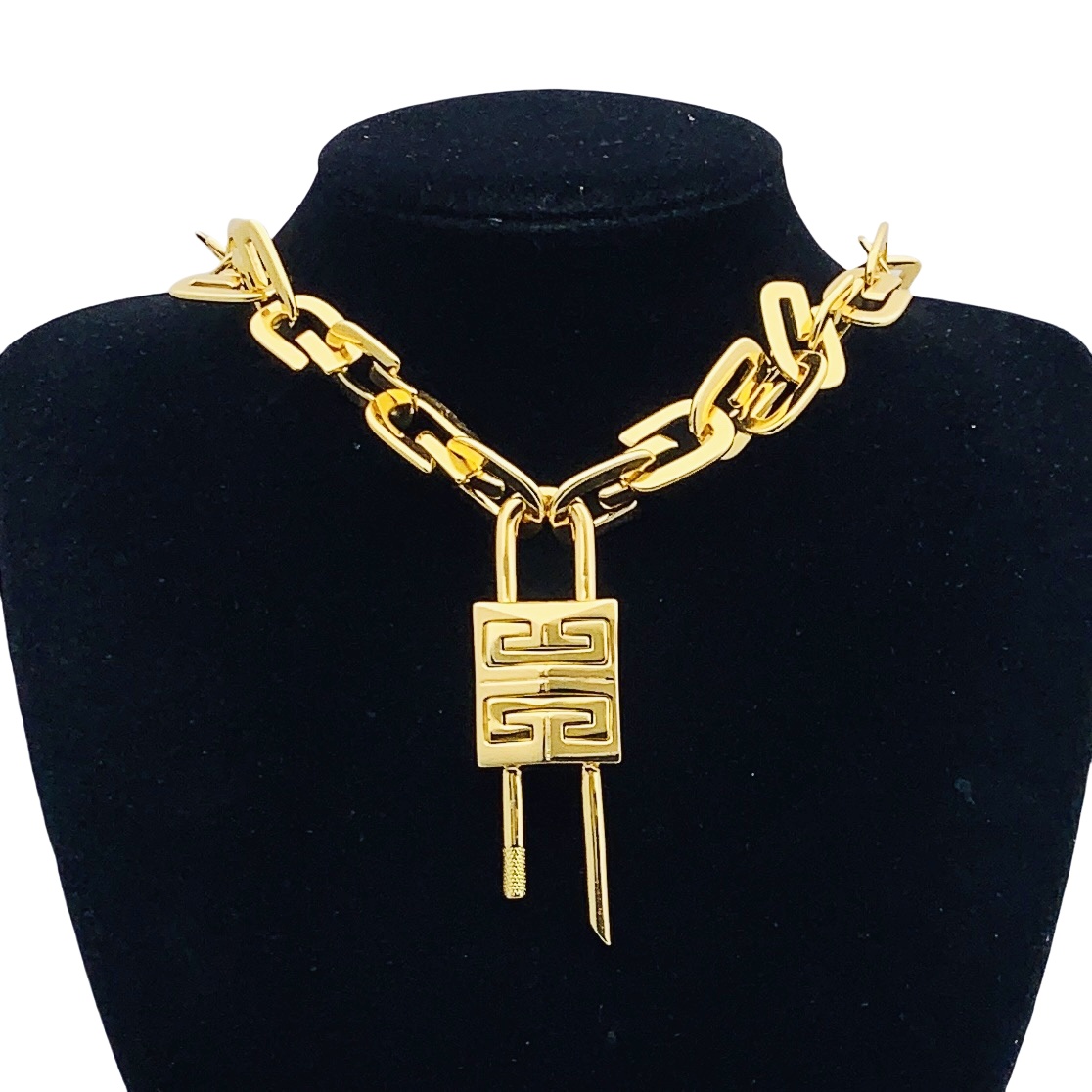 GVN005 Gold Lock necklace in metal Large - ccjewelryacc
