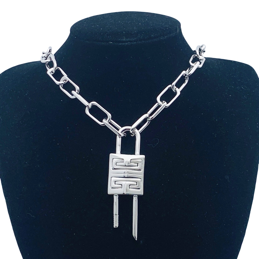 GVN006 Gold Lock necklace in metal Medium - ccjewelryacc