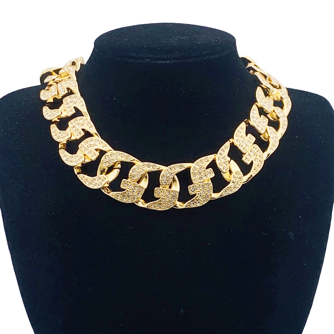 GVN004 Gold Medium G Chain necklace in metal and crystal - ccfashionjewelry