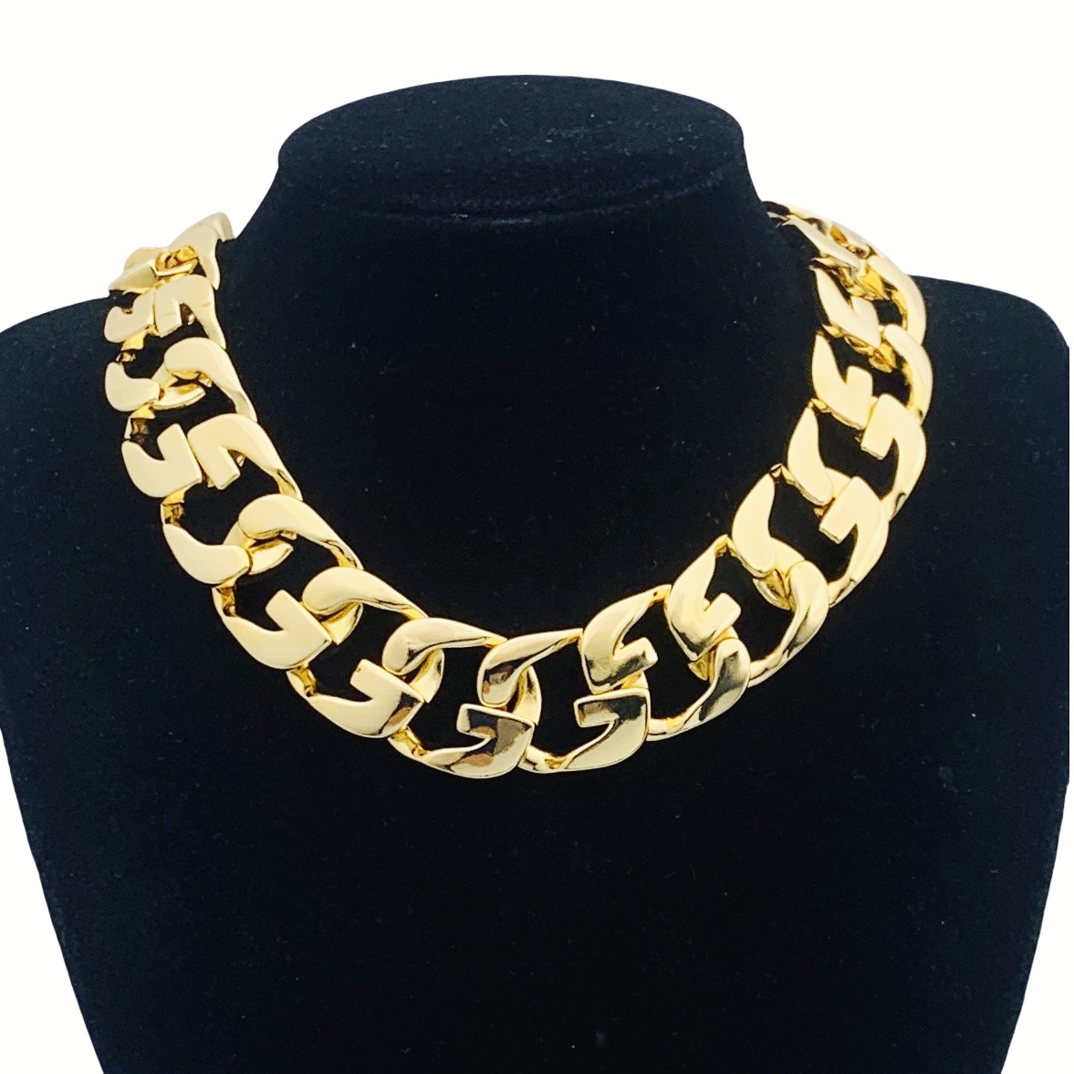 GVN003 Gold Medium G Chain necklace in metal - ccjewelryacc
