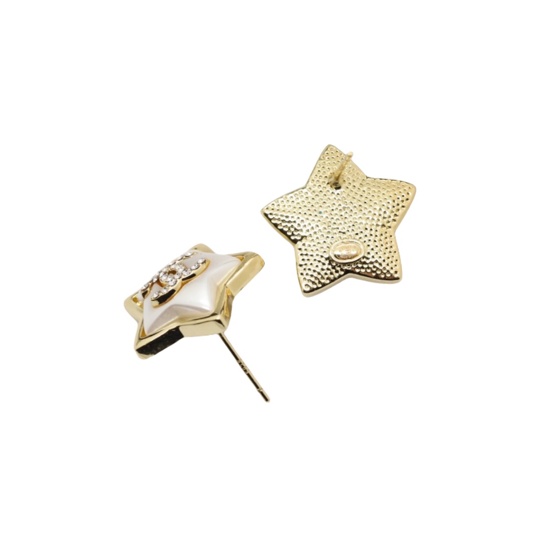 CCE294 Acrylic star with crystal cc logo stud earrings - ccjewelryacc