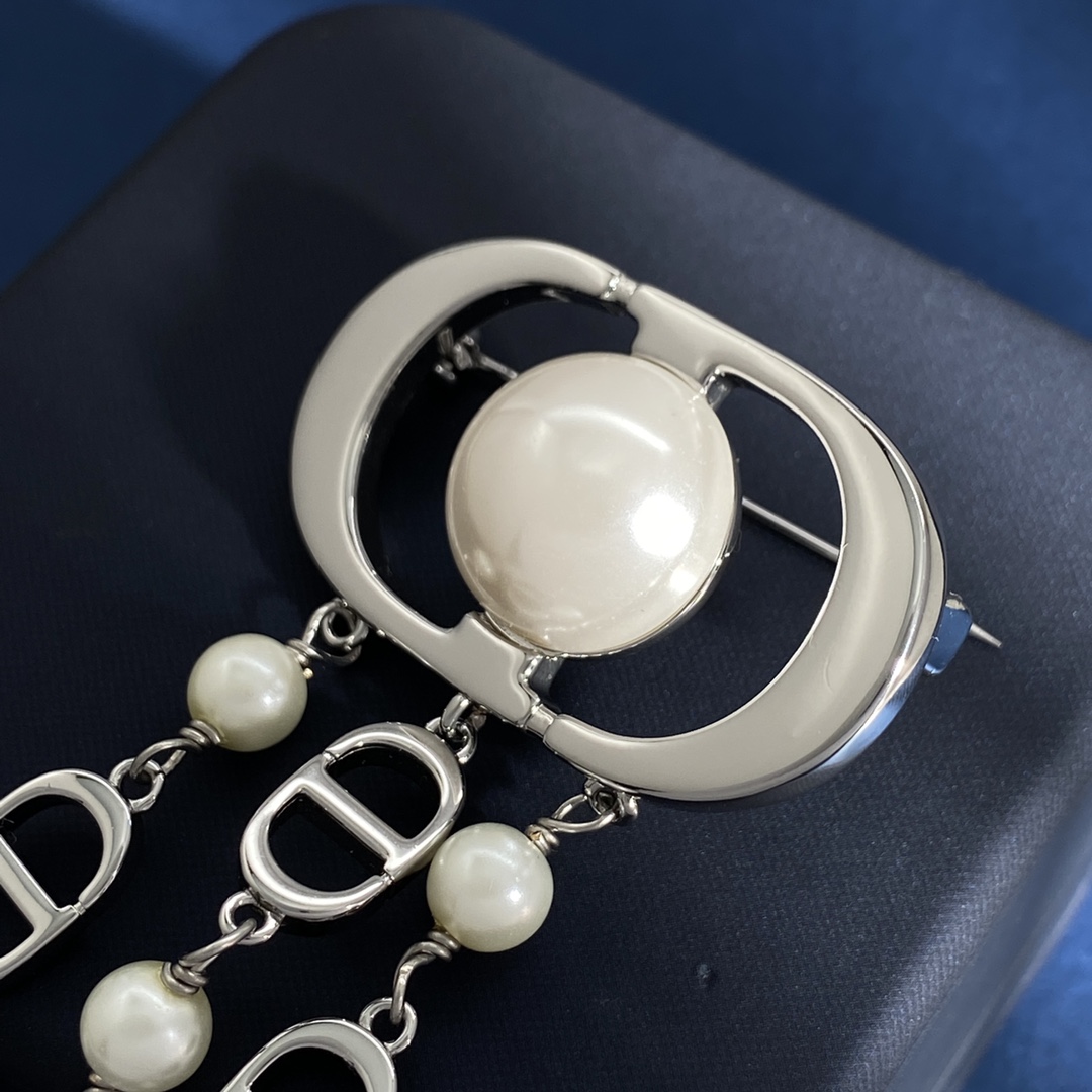 CDB073 CD letter drop pearls tassels brooch pin - ccjewelryacc