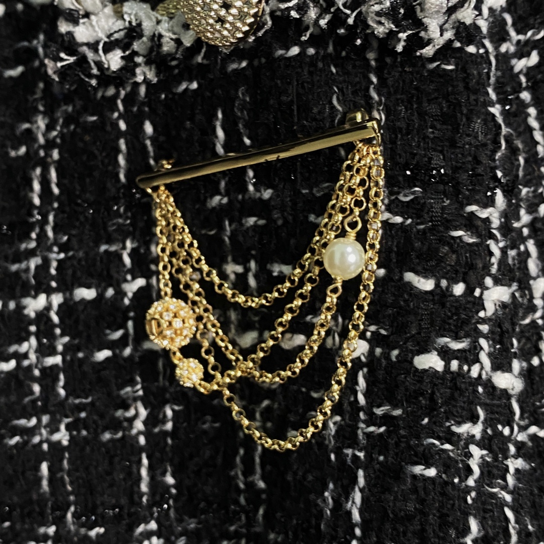 CDB059 Dior metal chain tassels brooch pin - ccjewelryacc