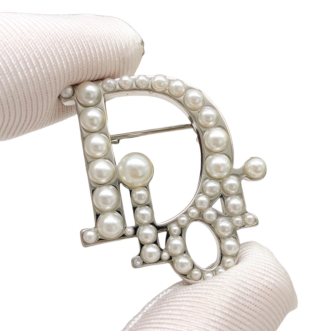 CDB030 Pearl D I O R Letters CD brooch pin - ccjewelryacc