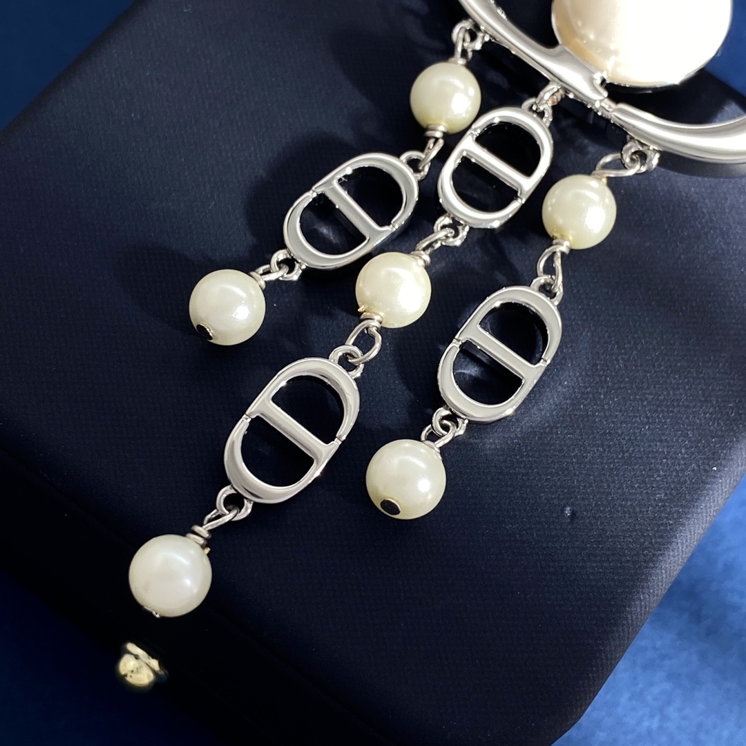 CDB073 CD letter drop pearls tassels brooch pin - ccjewelryacc