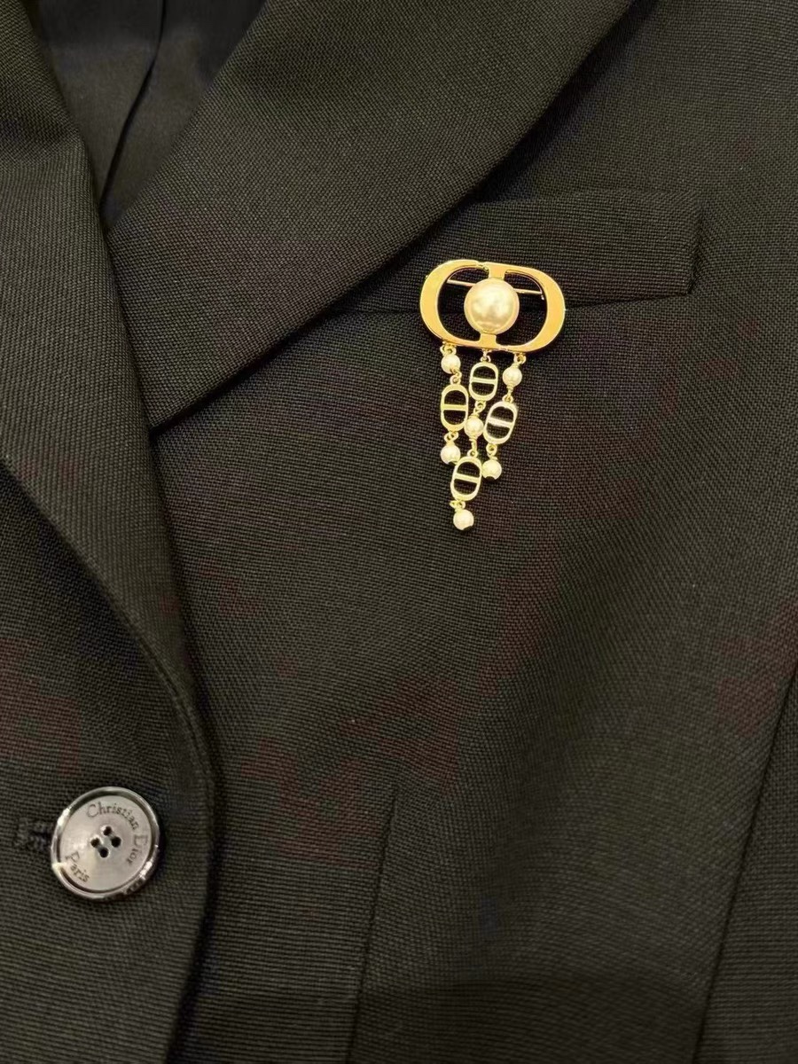 CDB073 CD letter drop pearls tassels brooch pin - ccjewelryacc