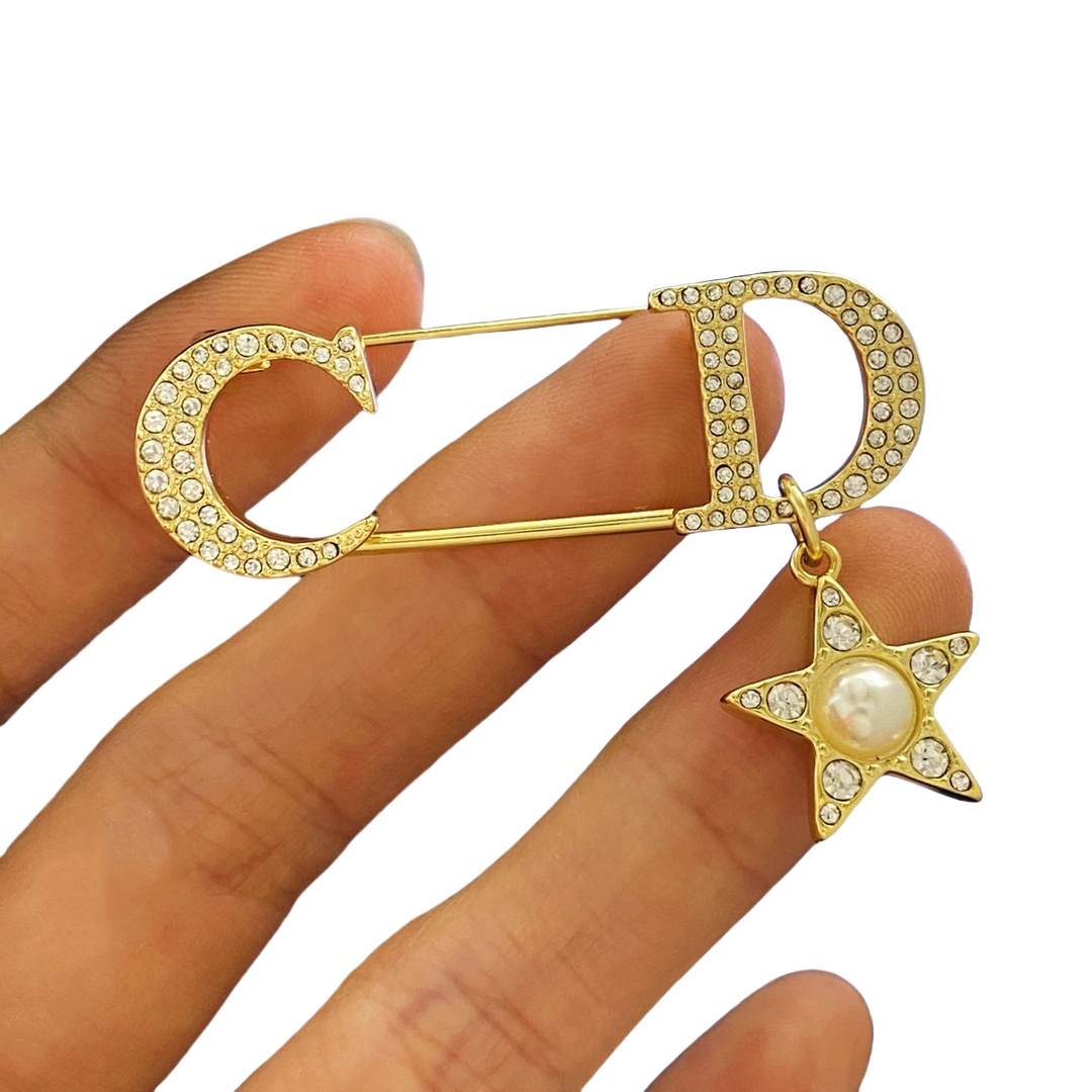 CDB037 Crystal CD safety brooch pin with star charm - ccjewelryacc