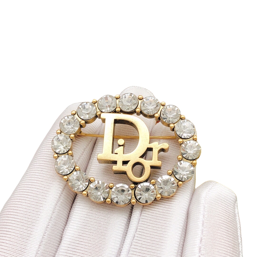 CDB016 Luxury designer cd brooch in metal and crystal - ccjewelryacc