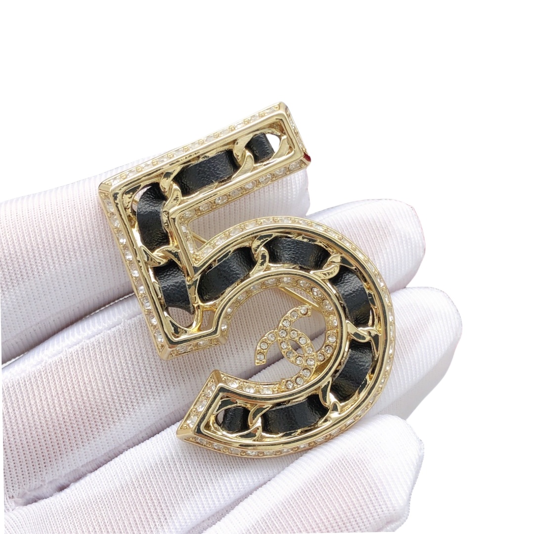 BCB272 Metal leather Number 5 brooch pin with crystal - ccjewelryacc