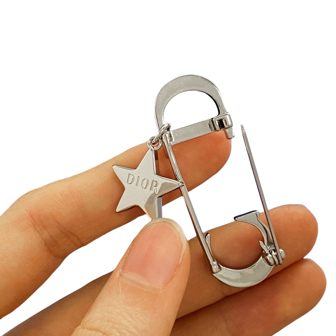 CDB037 Crystal CD safety brooch pin with star charm - ccjewelryacc