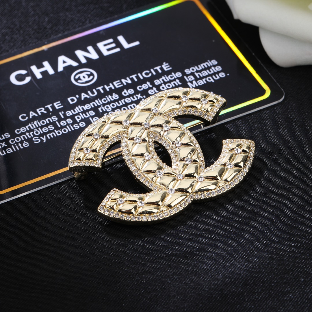 BCB274 Metal gold Quilted Lining CC logo brooch pin with crystal - ccjewelryacc