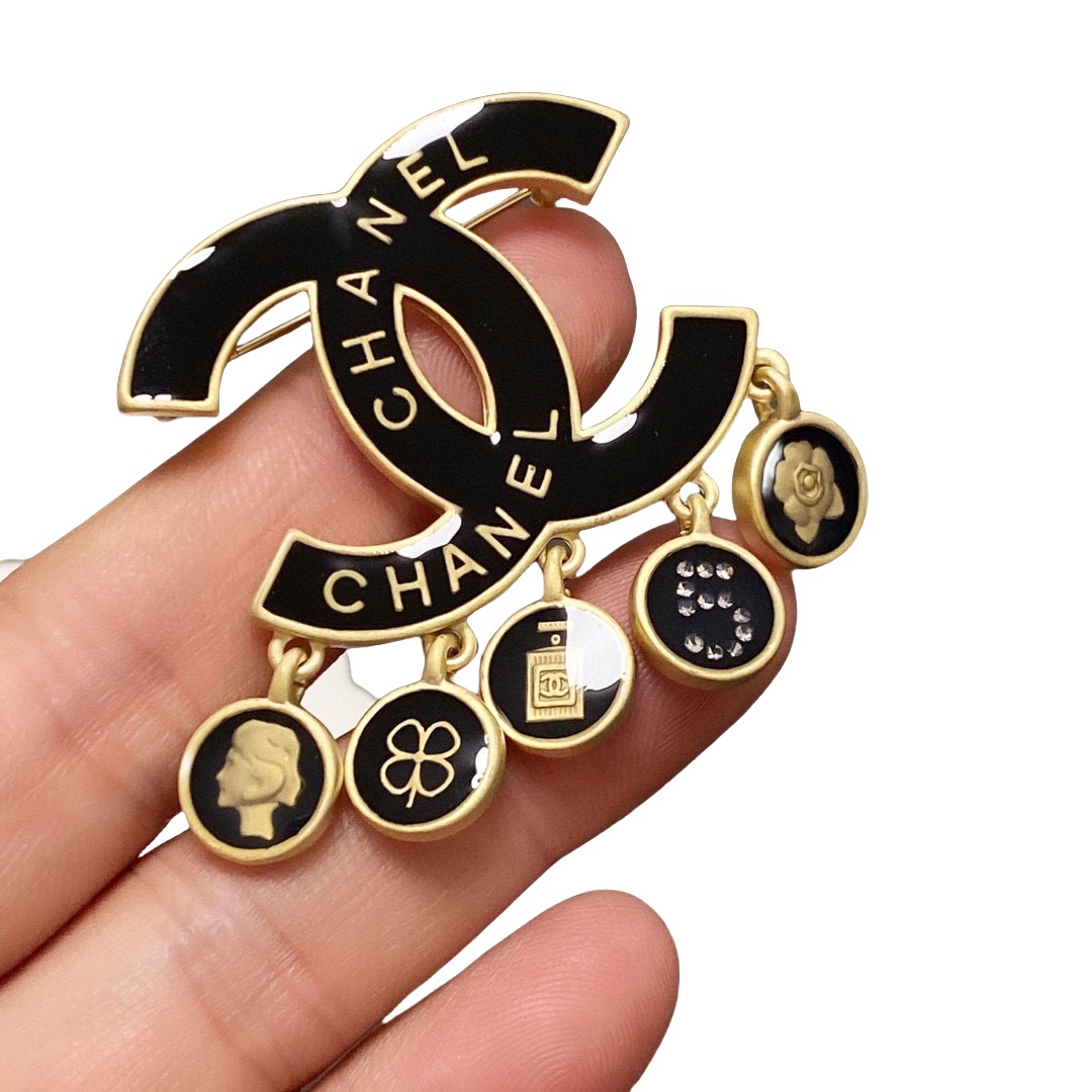 BCB236 Metal enamel CC logo brooch pin with clover  perfume bottle No 5 flower charms - ccjewelryacc