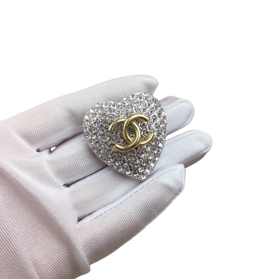 BCB323 Full Swarovski rhinestone sparkling heart with CC logo brooch pin - ccjewelryacc