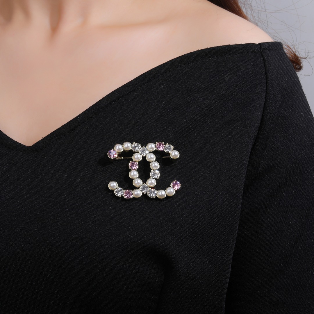 BCB160 Pink crystal and pearl cc logo brooch pin - ccjewelryacc