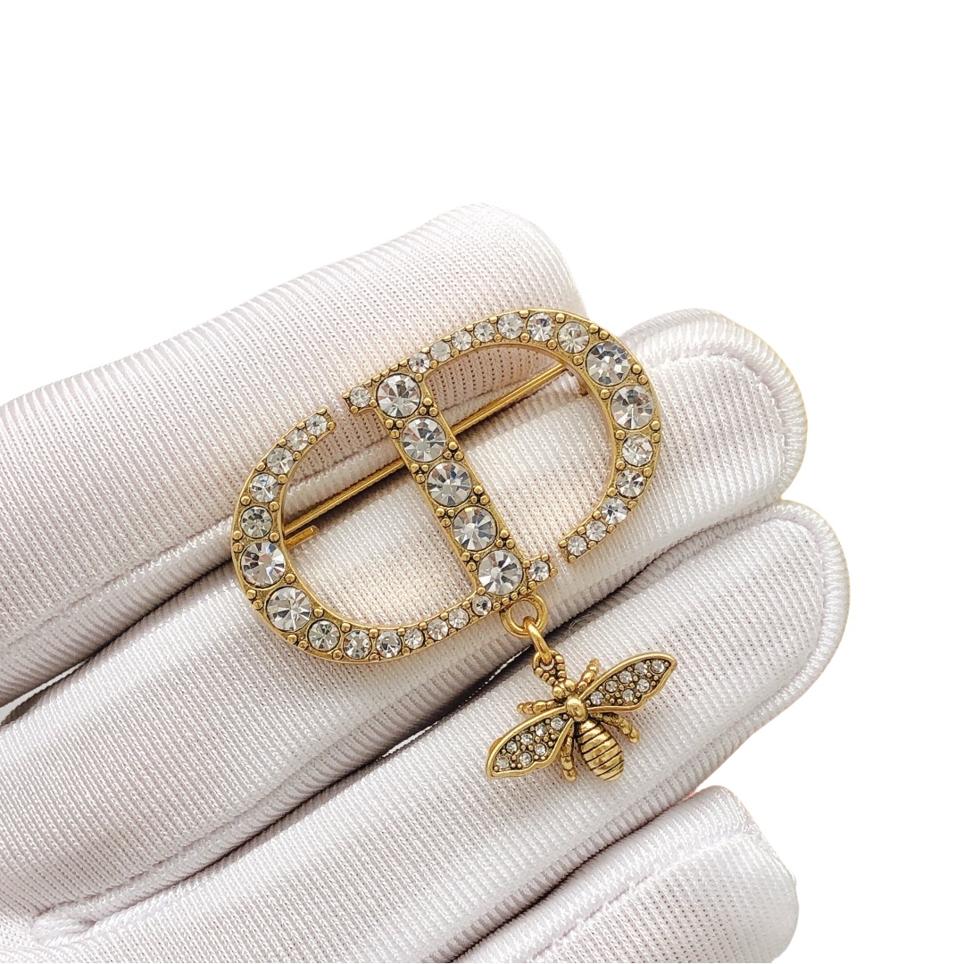 CDB006 Metal Vintage crystal cd letter and bee brooch pin - ccjewelryacc