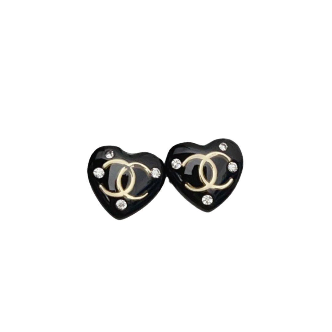 CCE265 24B Black heart with CC logo stud earring - ccjewelryacc