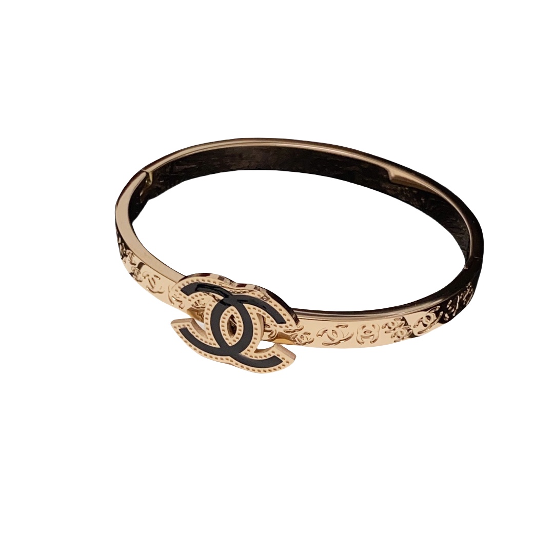 CCS168 Metal embossment cc logo bangle bracelet - ccjewelryacc