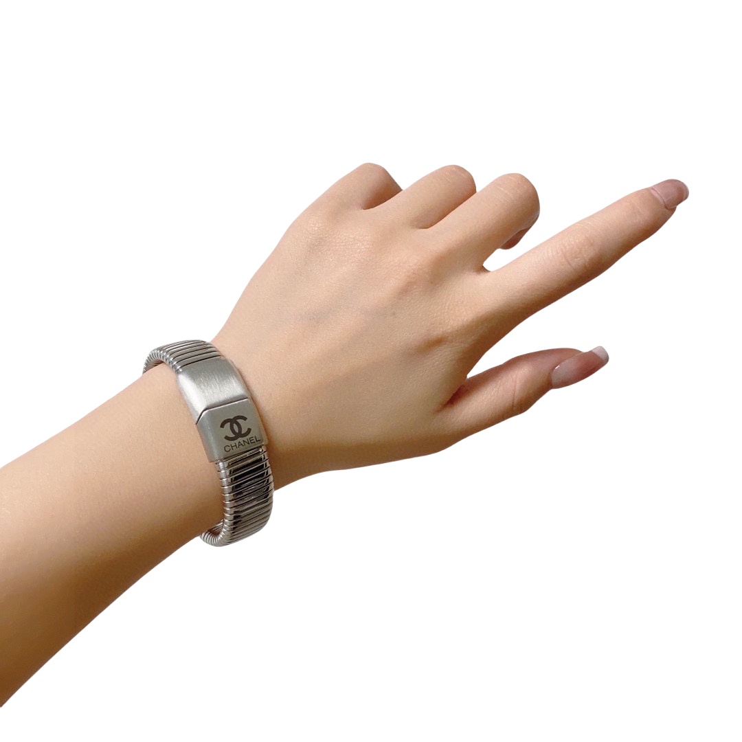 CCS136 Metal CC spring bangle bracelet - ccjewelryacc