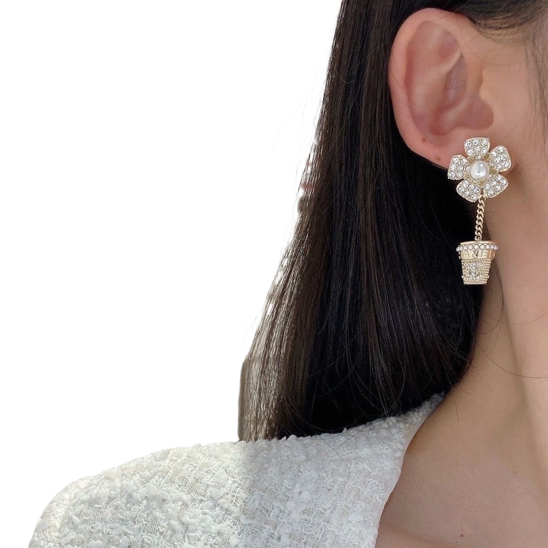 CCE057 Crystal and pearl flowerpot with flower with CC logo stud earring - ccjewelryacc