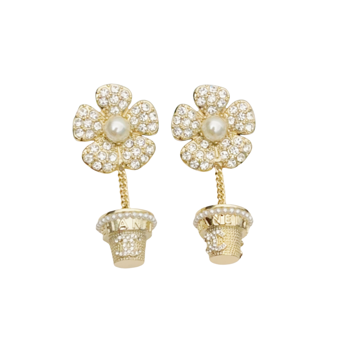 CCE057 Crystal and pearl flowerpot with flower with CC logo stud earring - ccfashionjewelry