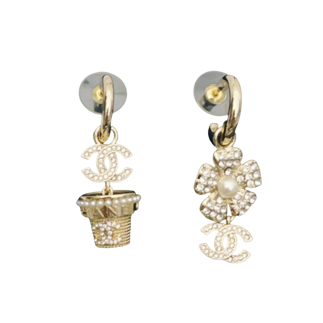 CCE057 Crystal and pearl flowerpot with flower with CC logo stud earring - ccjewelryacc