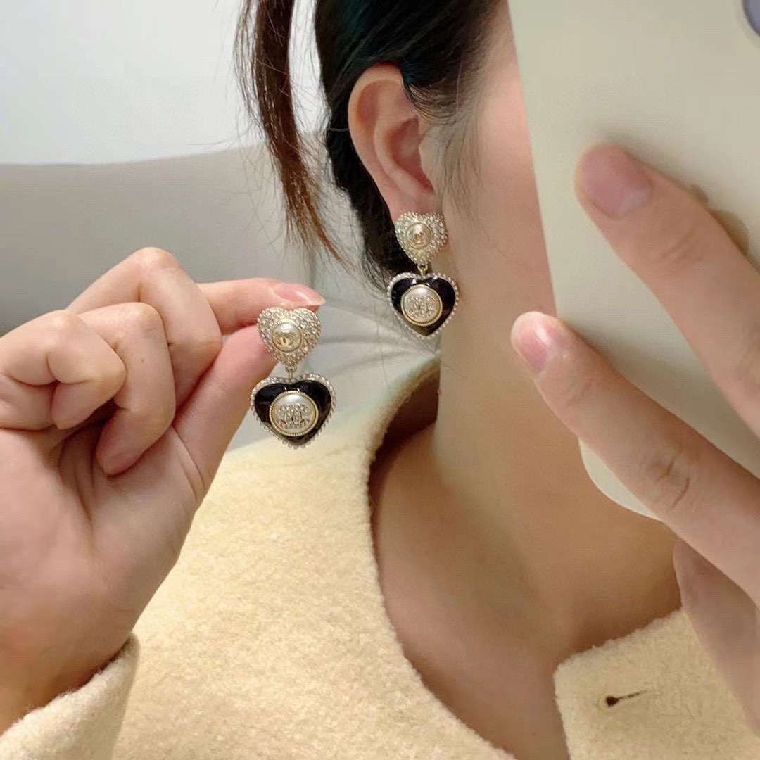 CCE005 Chanel Crystal and pearls cc and heart drop earring - ccjewelryacc