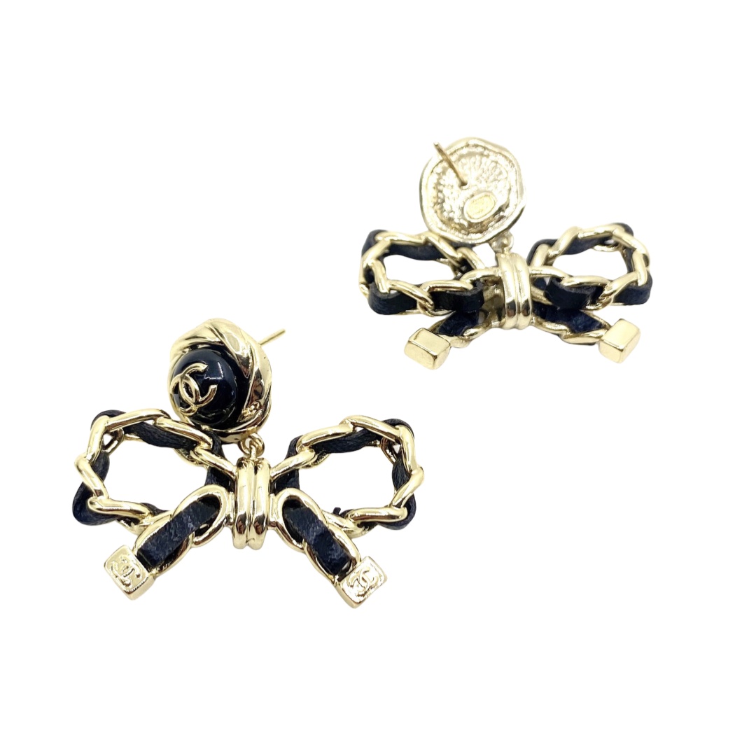 CCE069 Metal leather bow with CC logo earring - ccjewelryacc