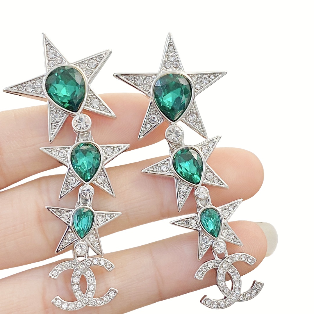 CCE830 Green gemstone star CC logo earrings - ccjewelryacc