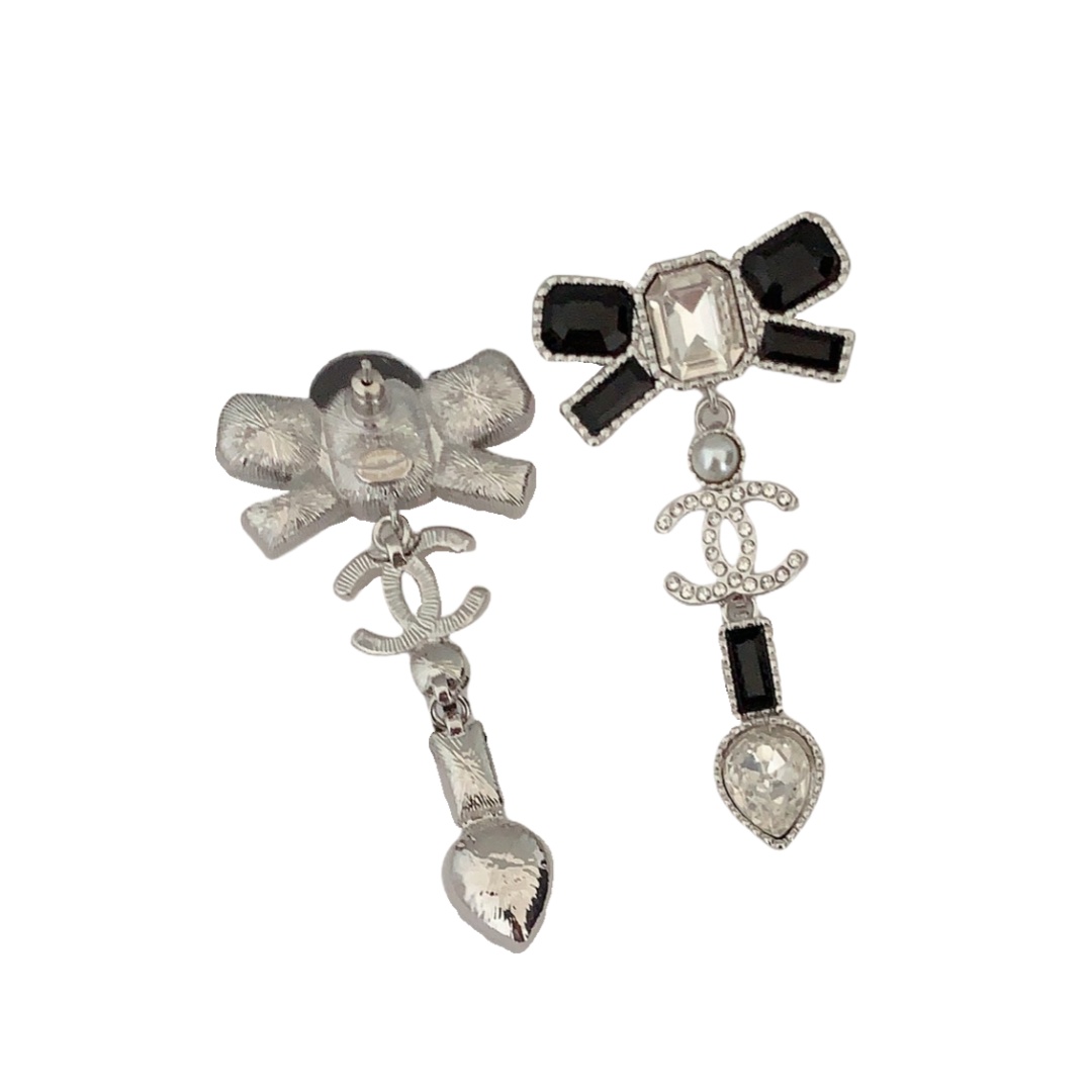 CCE020 Black and white crystal bow CC drop earring - ccjewelryacc