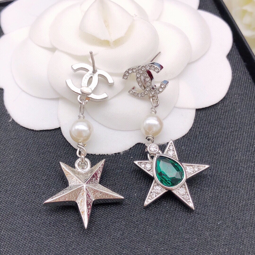 CCE830 Green gemstone star CC logo earrings - ccjewelryacc