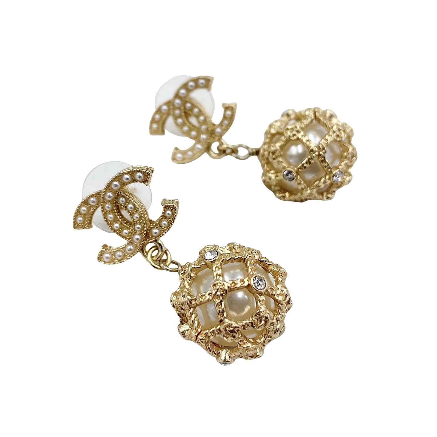 CCE624 Metal Hollow mesh ball pearl and cc logo drop earring - ccjewelryacc