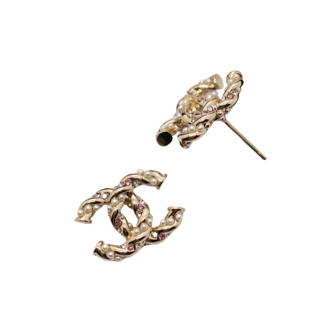 CCE298 Classic Metal twist with pink crystal and pearls cc logo stud earring - ccjewelryacc