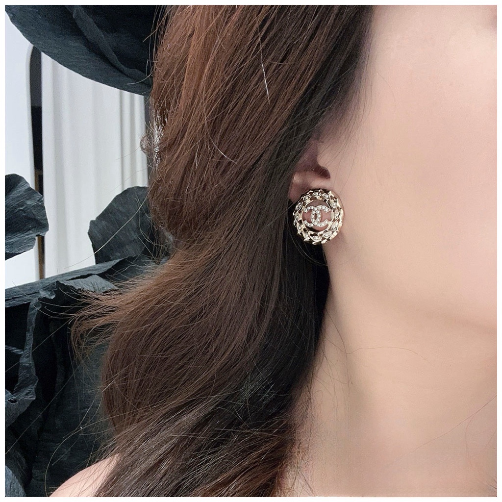 CCE846 24B Round piercing with cc logo stud earring - ccjewelryacc