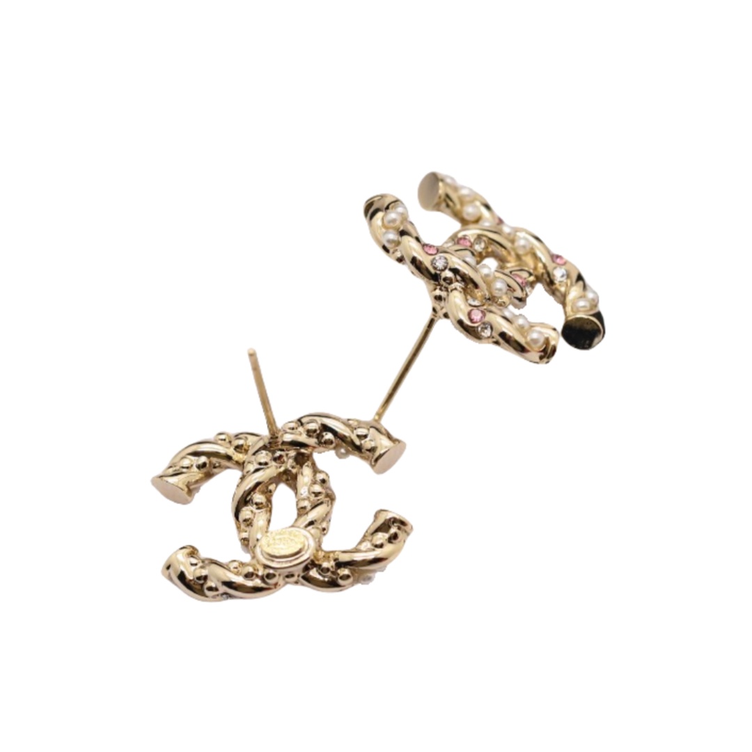 CCE298 Classic Metal twist with pink crystal and pearls cc logo stud earring - ccjewelryacc