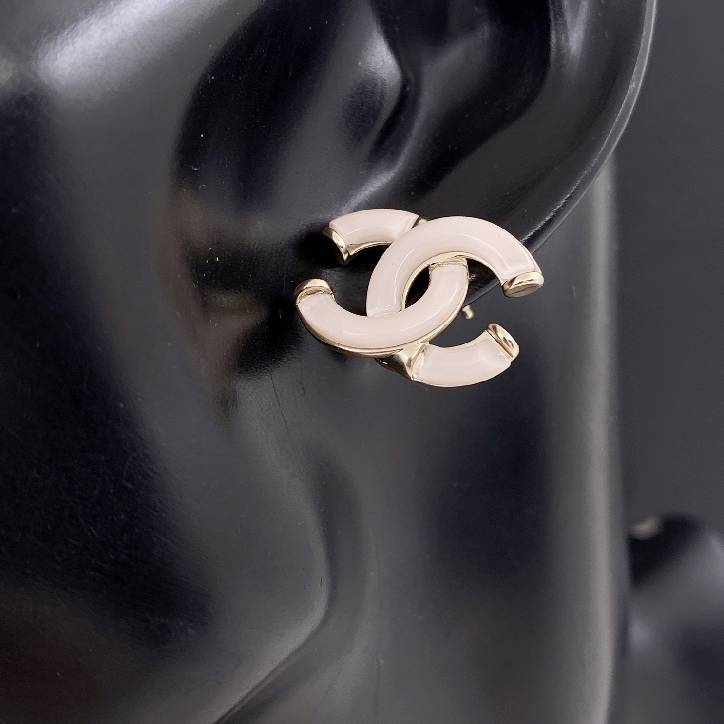 CCE275 White acrylic double C stud earring - ccjewelryacc