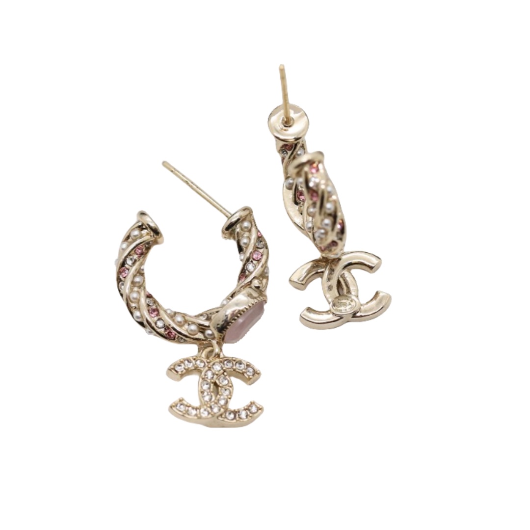 CCE298 Classic Metal twist with pink crystal and pearls cc logo stud earring - ccjewelryacc