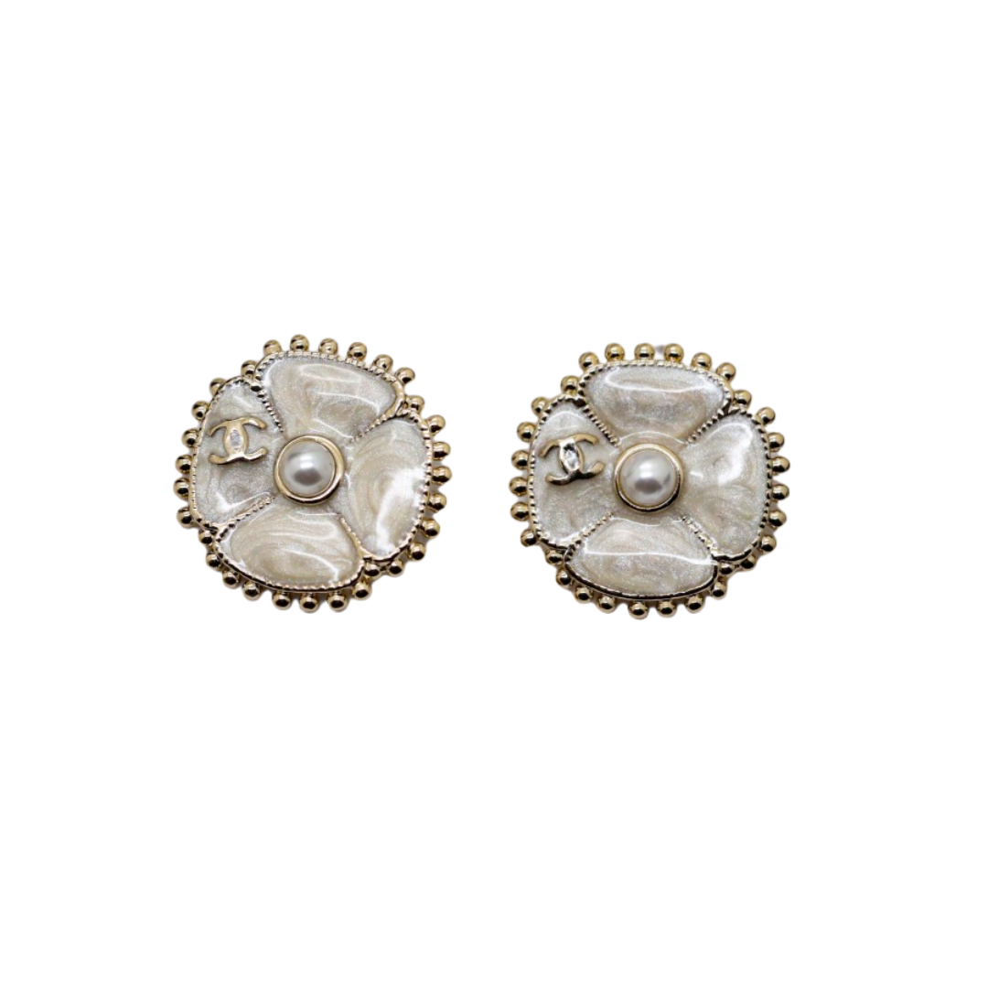 CCE165 Black and white Enamel flower CC logo earring - ccjewelryacc