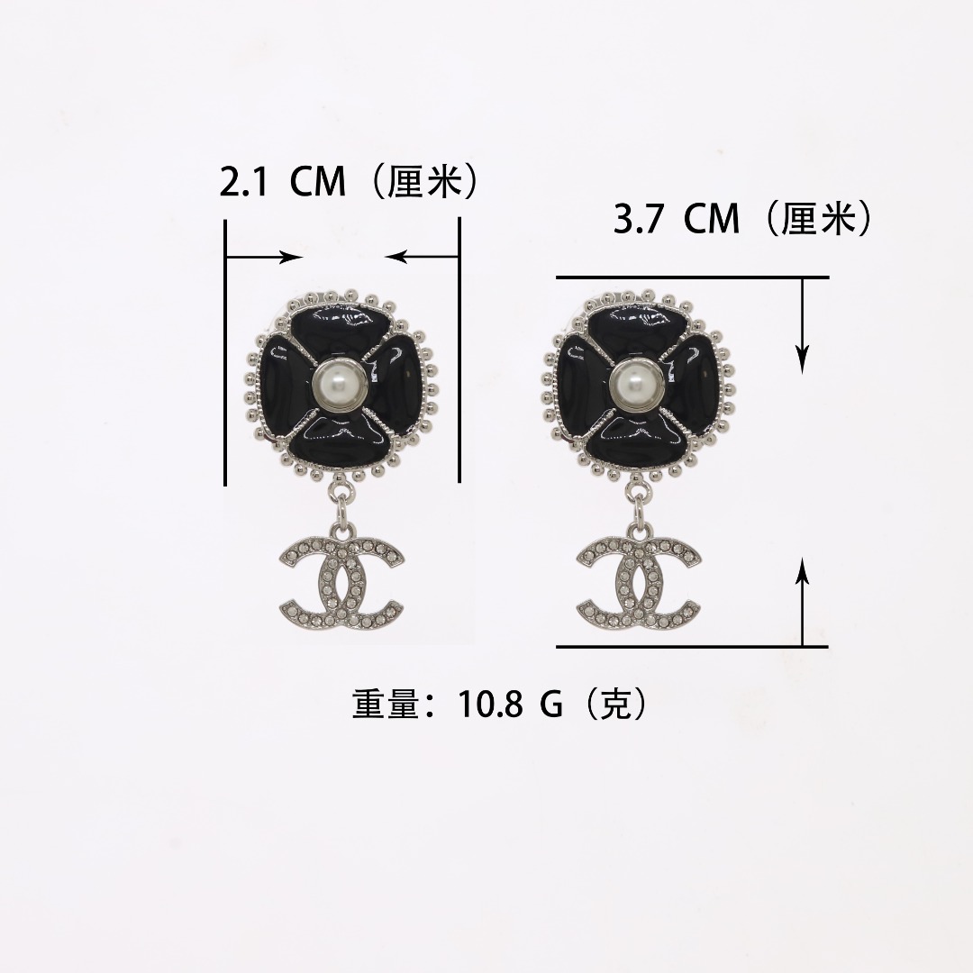 CCE165 Black and white Enamel flower CC logo earring - ccjewelryacc