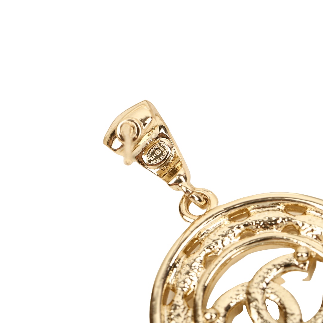 CCE846 24B Round piercing with cc logo stud earring - ccjewelryacc